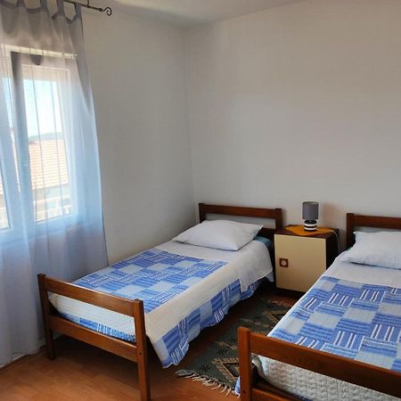 Apartmani David Pula Bagian luar foto